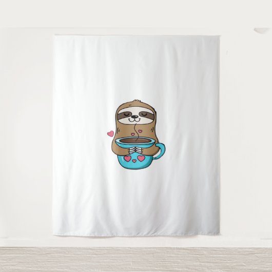 Chibi Sloth Coffee Lover – Schattigee Kawaii Sloth Wandkleed (Voorkant)
