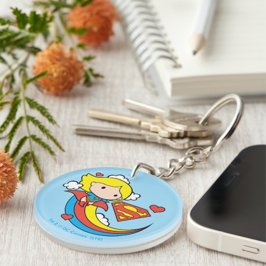 Chibi Supergirl Flying Rainbow Sleutelhanger (Voorkant Rechts)