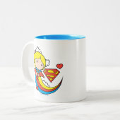 Chibi Supergirl Flying Rainbow Tweekleurige Koffiemok (Voorkant links)