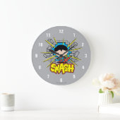 Chibi Superman die door de Brick-muur smashing Grote Klok (Huis)