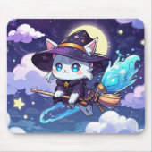 Chibi Witch Cat Flying in Starry Sky – Kawaii Magi Muismat (Voorkant)