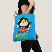 Chibi Wonder Vrouw met Lasso Tote Bag (Dichtbij)