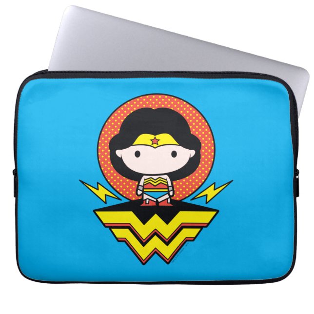 Chibi Wonder Vrouw met pooldots en Logo Laptop Sleeve (Voorkant)