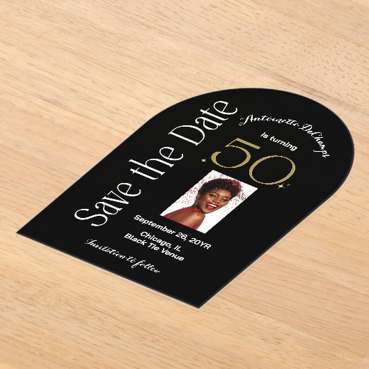 Chic 50 en Fabulous Black Gold Arch Bewaar de datu Acryl Uitnodigingen (Laagn)