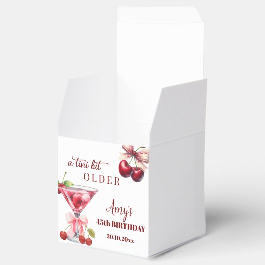 Chic A Tini Bit Older Cherry Martini 45th Birthday Bedankdoosjes (Geopend)