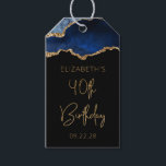 Chic Agate Geode Blue Gold 40th Birthday Party Cadeaulabel<br><div class="desc">Deze 40e verjaardagsfeestje is een label met een waterverf afbeelding van een geo-geel in tinten blauw met faux goudglitter hoogtepunten. De woorden "40th Birthday" staan in faux Gold glitter in een decoratief modern handschrift. Pas het met de naam van de eer en de datum in goudkleurige teksten aan.</div>