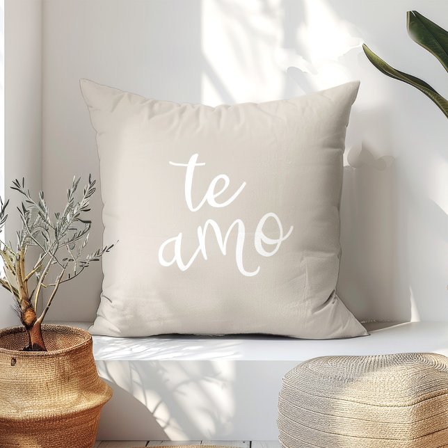 Chic Beige & Witte Te Amo Spaanse Liefde  Kussen (Creator heeft geüpload)