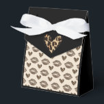 Chic Beige & Zwarte Cheetah Print Bedankdoosjes<br><div class="desc">Maak uw feestgunsten onvergetelijk met deze Chic Beige & Black Cheetah Print Gunstbox. Met een gedurfde dierenprint in neutrale tinten is het ideaal voor bruiloften, verjaardagen, baby showers of andere speciale gelegenheden. Stijlvol en stevig, deze doos voegt een vleugje felle elegantie toe aan uw evenement terwijl u kleine geschenken of...</div>