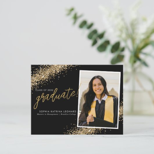 Chic Black Afstuderen Gold Glitter Photo Afstudere Aankondigingskaart (Staand voorkant)