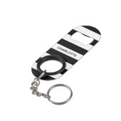 Chic black and white stripes custom name monogram mini flessenopener (Achterkant Gekanteld)