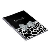 Chic Black en White Giraffe Print Silver Grey Bow Notitieboek (Rechterzijde)