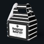 Chic Black en White Hangover Relief Kit Bedankdoosjes<br><div class="desc">Perfect klassieke zwarte en witte aanzuigerhanger die de hulpuitrusting van de kast striped gunt doos is die aanpasbaar is.</div>