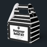 Chic Black en White Hangover Relief Kit Bedankdoosjes<br><div class="desc">Perfect klassieke zwarte en witte aanzuigerhanger die de hulpuitrusting van de kast striped gunt doos is die aanpasbaar is.</div>