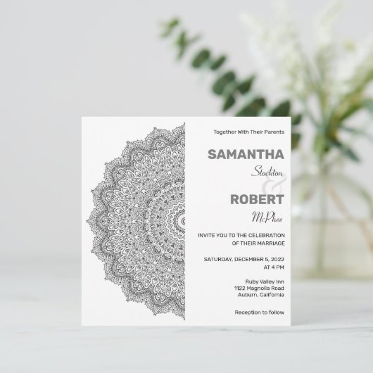 Chic Black en White Mandala Wedding Invitation Kaart (Staand voorkant)