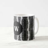 Chic Black en White Ornamental Monogrammed Koffiemok (Voorkant rechts)