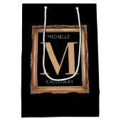 Chic Black & Gold Monogram Medium Cadeauzakje (Achterkant)