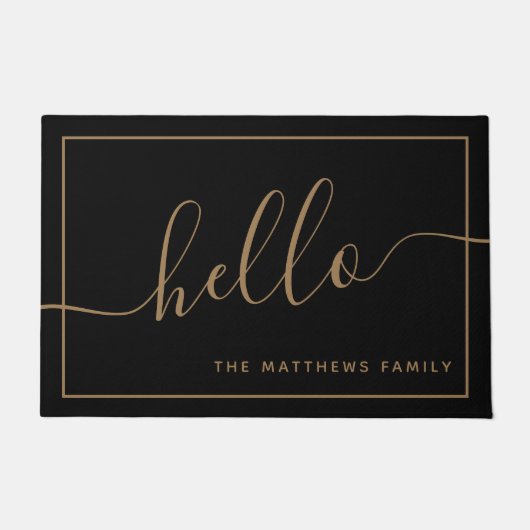Chic Black Gold Script Hallo Familienaam Welkom Deurmat (Voorkant)