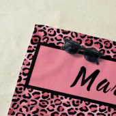 Chic Black Pink Gold Leopard op maat Strandlaken (In situ)