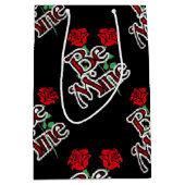 Chic Black Red Rose Be Mine Medium Cadeauzakje (Voorkant)