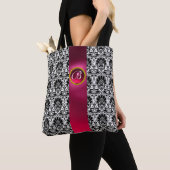 CHIC BLACK WHITE DAMASK, PINK FUCHSIA GEM MONOGRAM TOTE BAG (Dichtbij)