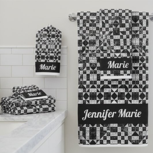 Chic Black & White Floral Checkerboard Custom Name Bad Handdoek