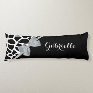 Chic Black White Giraffe Print Silver Bow en Name Lichaamskussen