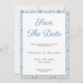 Chic Blauw Toile de Jouy Bloemen Grens Huwelijk Save The Date (Voorkant)