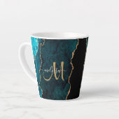 Chic Blauwgroen Gold Glitter Agate Custom Monogram Latte Mok (Linkerhoek)