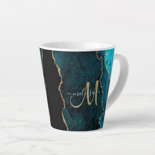 Chic Blauwgroen Gold Glitter Agate Custom Monogram Latte Mok (Rechterhoek)