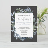 Chic Blue Floral Wreath Wedding Invitation Kaart (Staand voorkant)