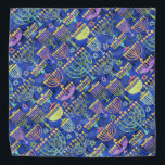 Chic Blue Gold Menorah Star van David Hanukkah Bandana<br><div class="desc">Voor Hanukkah kenmerkt deze elegante bandana een patroon van gouden,  groene en paarse menorah met Star van David op een blauwe achtergrond. Ideaal voor de feestdagen. Ontworpen door een wereldberoemde kunstenaar ©Tim Coffey.</div>