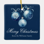 Chic Blue Merry Christmas 2025 Gepersonaliseerde f Keramisch Ornament (Voorkant)
