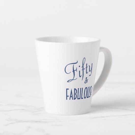 Chic Blue Script Fifty & FABULOUS! 50ste verjaarda Latte Mok (Rechterhoek)