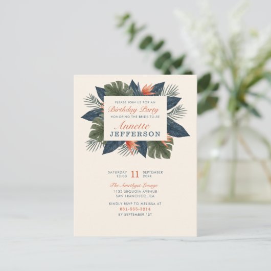 Chic Blue Tropical Leaves Modern Birthday Party Uitnodiging Briefkaart (Staand voorkant)