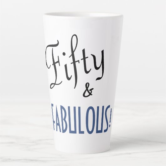 Chic Blue & White Fifty & FABULOUS! 50ste verjaard Latte Mok (Voorkant)