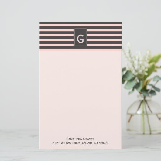 Chic Blush en Gray Monogrammed Stationery Briefpapier (Staand voorkant)