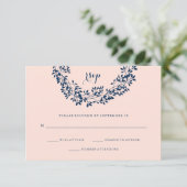 Chic Blush en Navy Botanische Krans RSVP Kaartje (Staand voorkant)