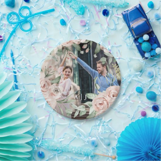 Chic Blush Floral met Monogram Photo Weddenschap Papieren Bordje (Feest)