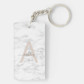 Chic Blush Pink White Marble Script Name Monogram Sleutelhanger (achterkant)