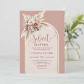 Chic Boho Arch Dusty Rose Pampas Floral Sweet 16 Kaart (Staand voorkant)