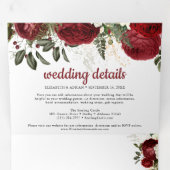 Chic Bourgondië & Witte Bloemen Elegante Huwelijk Drieluik Uitnodiging (Binnenzijde eerst)