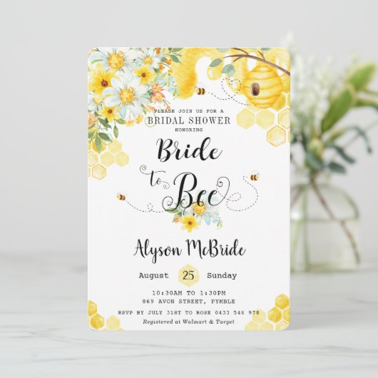 Chic Bride to Bee Yellow Floral Vrijgezellenfeest Kaart (Staand voorkant)