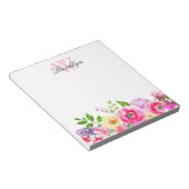 Chic Bright Pink Paarse Floral Monogrammed Notitieblok (Schuin)
