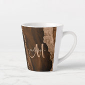Chic Brown Blush Glitter Agate Custom Monogram Latte Mok (Rechts)