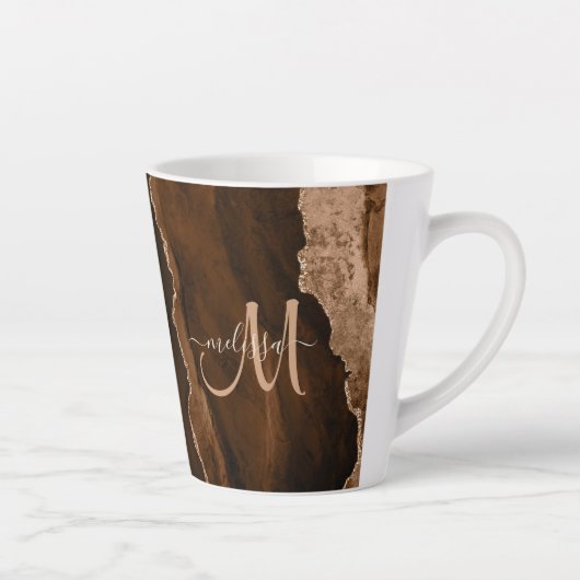 Chic Brown Blush Glitter Agate Custom Monogram Latte Mok (Rechts)