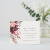 Chic Burgundy Blush Floral Pampas Grass Wedding RSVP Kaartje (Staand voorkant)