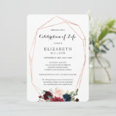 Chic Burgundy Floral Celebration of Life Funeral Kaart (Staand voorkant)