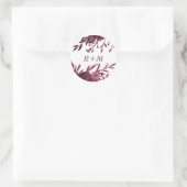 Chic Burgundy Floral met Monogram Ronde Sticker (Tas)