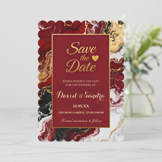 Chic Burgundy Gold Agate Marble Modern Wedding  Save The Date (Staand voorkant)