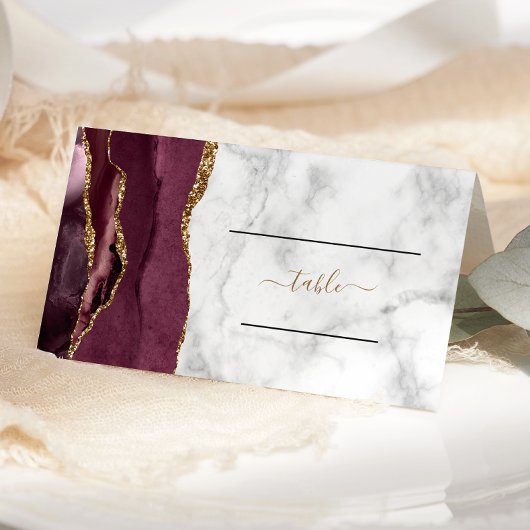 Chic Burgundy Gold Agate Marble Wedding Table Plaatskaartje